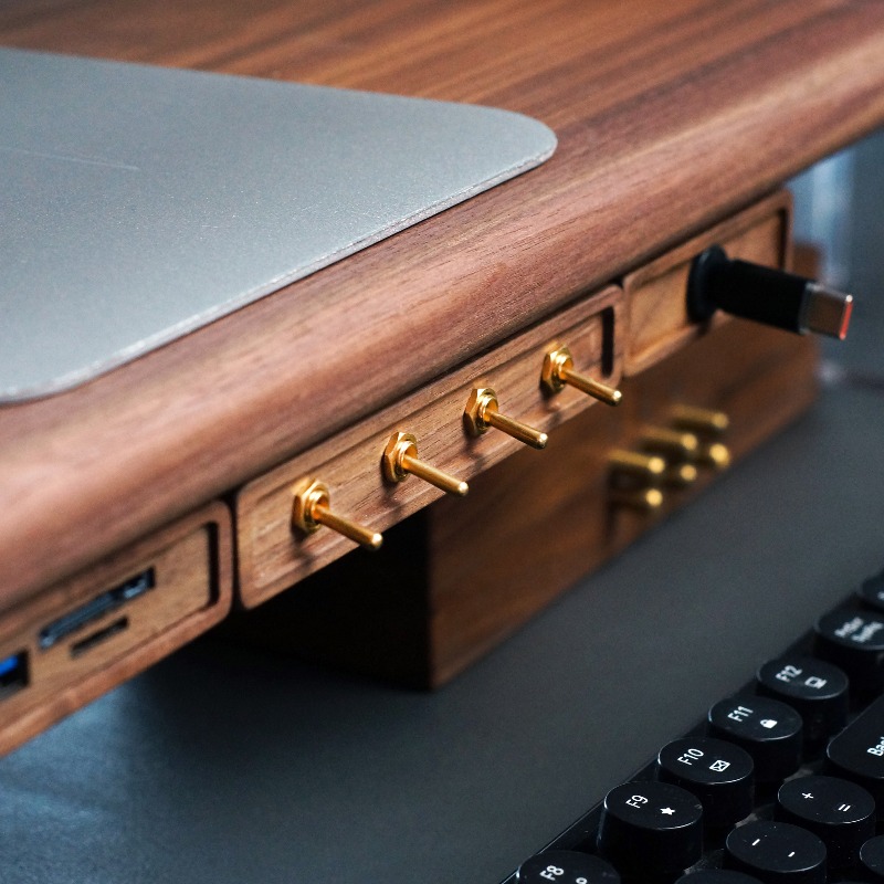 4 ウェイ独立制御 USB 電源モジュール ブラックウォール - Monitor Stand のレビューと価格